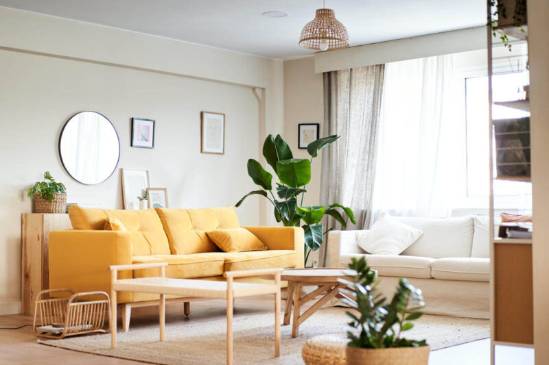 From Drab to Fab: How to Incorporate Bold Colors in Your Home Decor